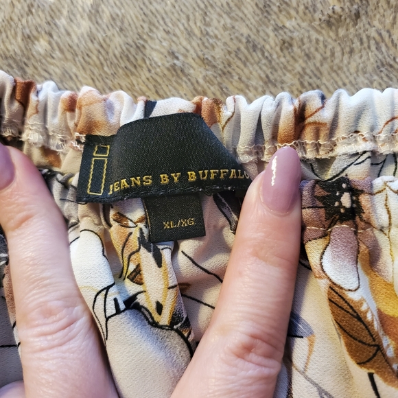 Off the shoulder top - Picture 2 of 2